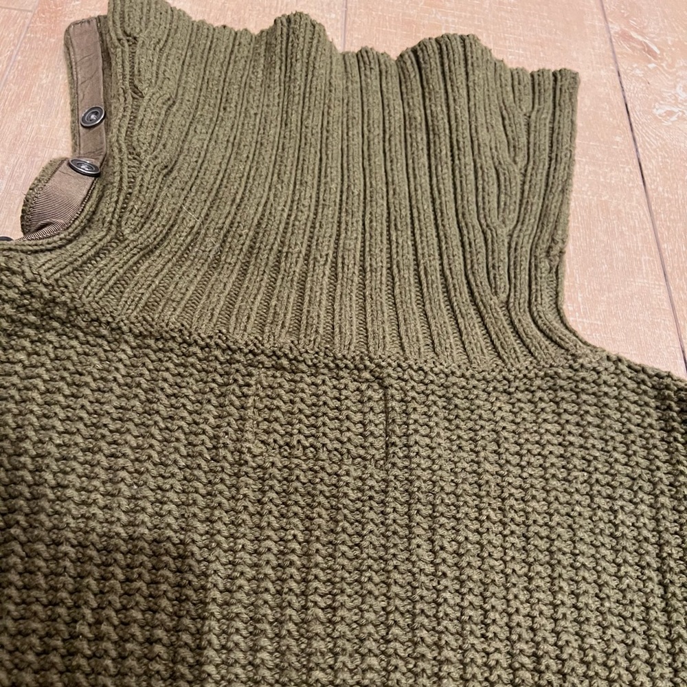 Army Green Sweater with Side Buttons - Picture 7 of 8